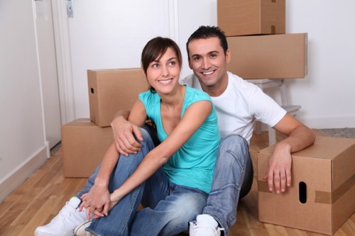 Reviewing complaint details for a Bloomsbury moving service